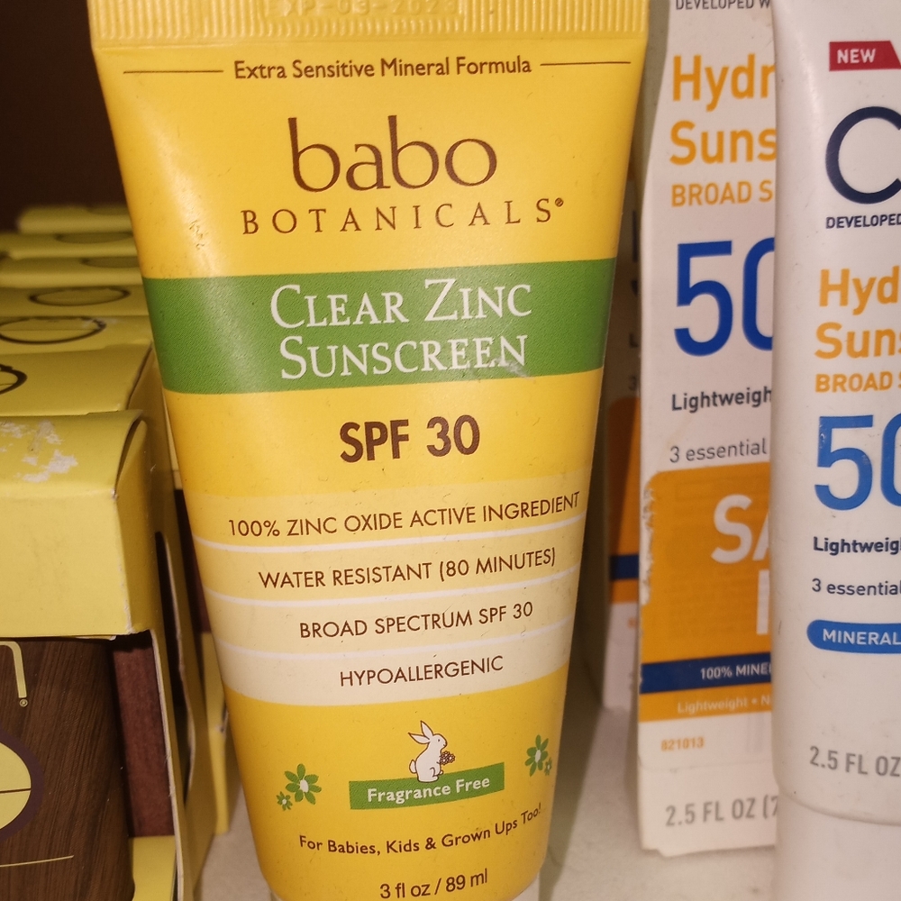 ⭐ 1 Bobo Botanicals. Spf 30 sunscreen Pure zink  cream.
